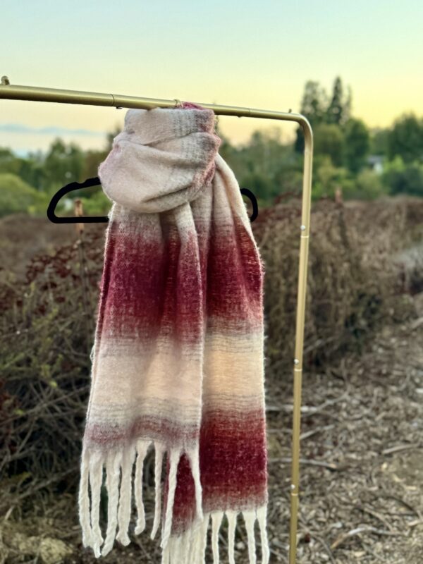 5100224_RED DESERT AIR FLUFFY OBLONG SCARF_(FW24)_B 5100224_RED DESERT AIR FLUFFY OBLONG SCARF_(FW24)_B