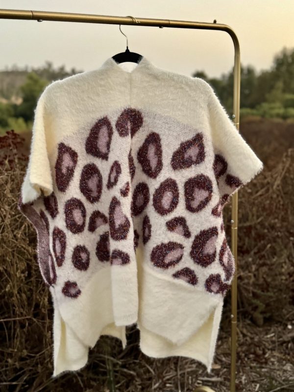 5100739_IVORY HOLIDAY GLAMOUR LEO SWEATER-KIMONO_(FW24)__B Ivory Holiday Glamour Leopard Kimono