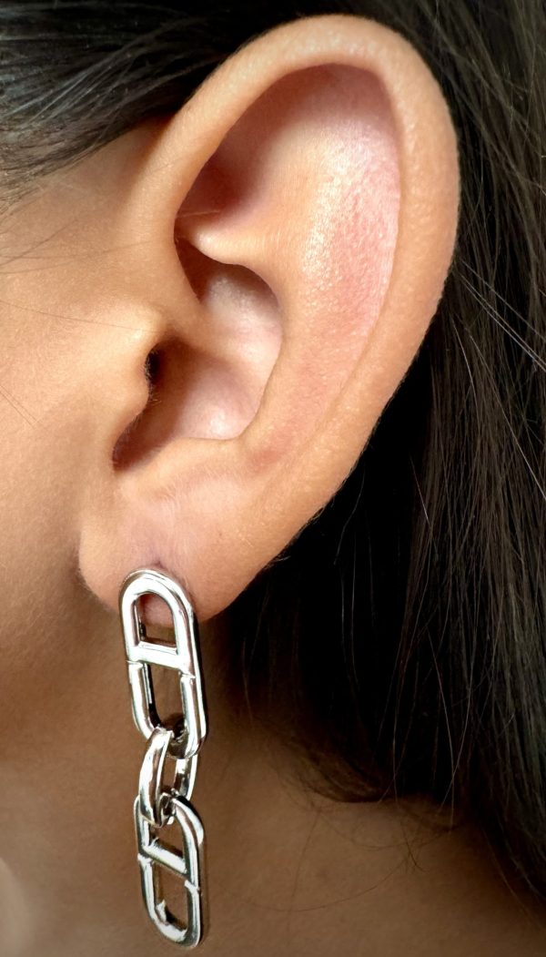 ME-220298-RH_ LOCKED CAP HOOP EARRINGS_(FW24)_A