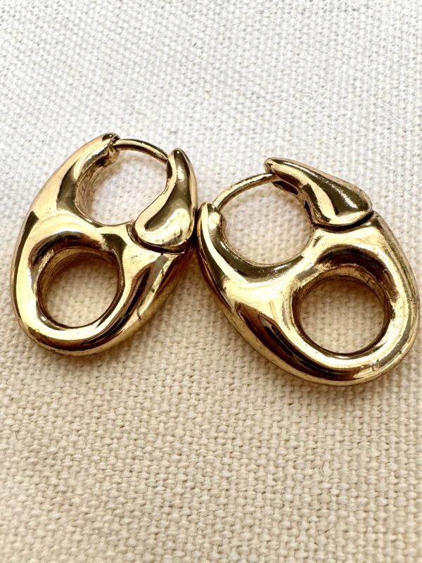 ME-23589-LTAG_THIRSTY BOTTLE CAP EARRINGS_(FW24)_B