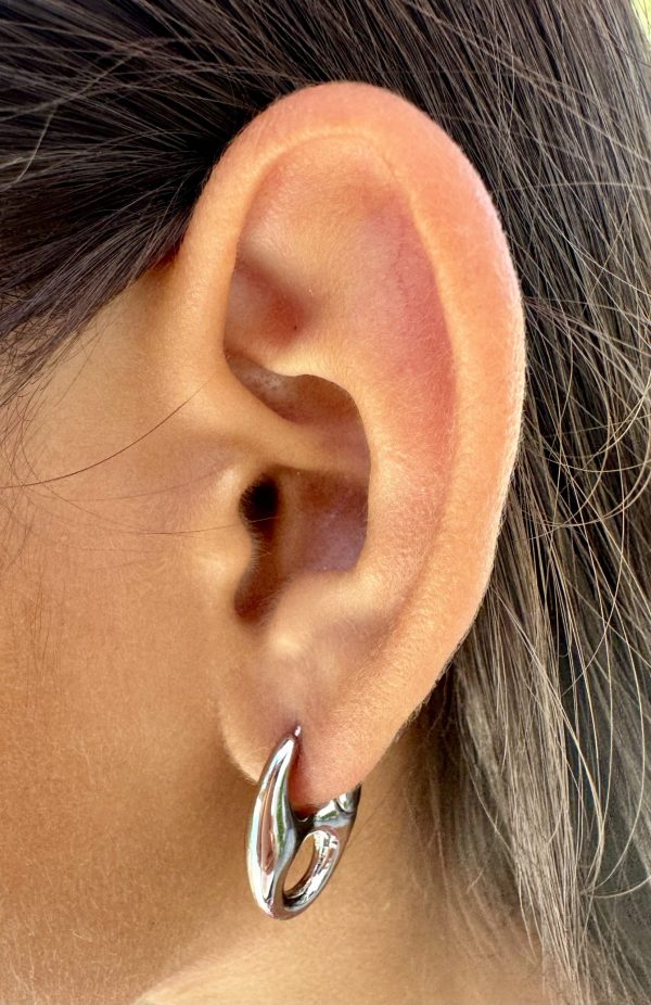 ME-23589-RH_THIRSTY BOTTLE CAP EARRINGS_(FW24)_A ME-23589-RH_THIRSTY BOTTLE CAP EARRINGS_(FW24)_A