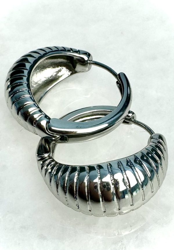 ME-24047-RH_SNAIL MAIL HOOP EARRINGS_(FW24)_B ME-24047-RH_SNAIL MAIL HOOP EARRINGS_(FW24)_B