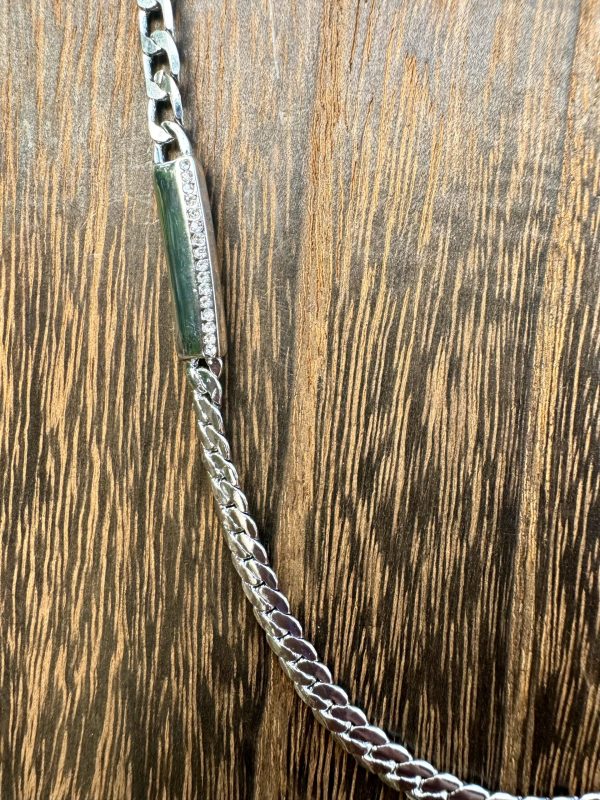 MN-23319-RH_CURB CHAIN WITH DBL BAR NECKLACE_(FW24)_A Double Bar Curb Chain Necklace - 3