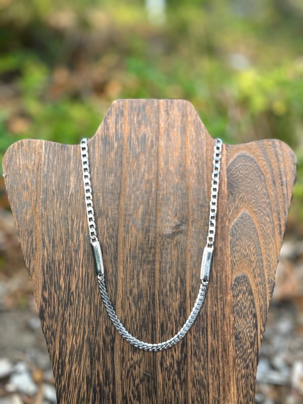 MN-23319-RH_CURB CHAIN WITH DBL BAR NECKLACE_(FW24)_B Double Bar Curb Chain Necklace - 4