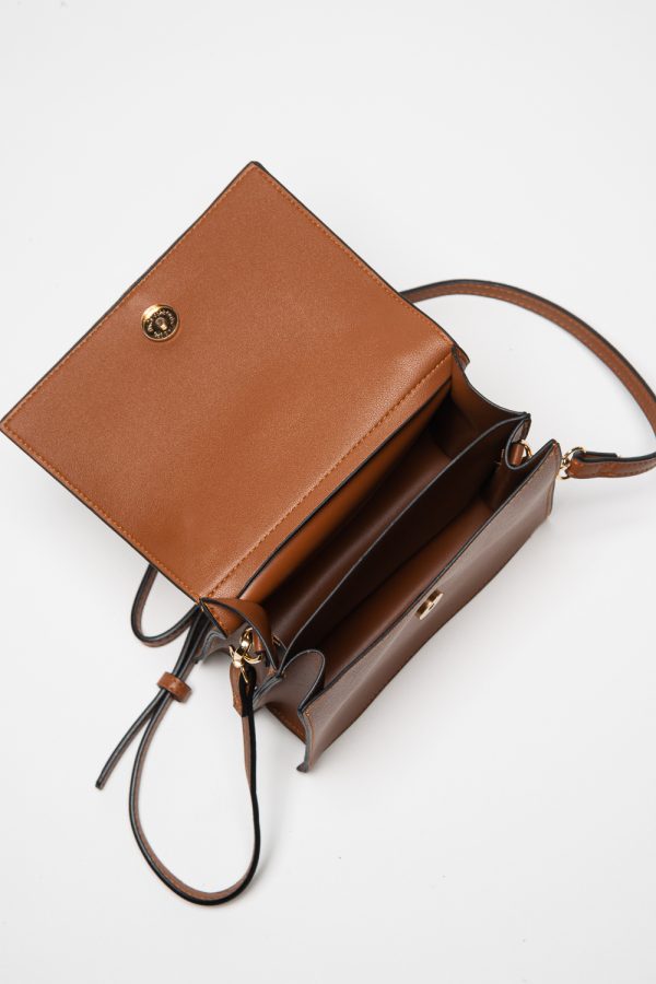 MW00002_COGNAC FASHION RING TASSEL FLAP_(SS24_CB)_D MW00002_COGNAC FASHION RING TASSEL FLAP_(SS24_CB)_D