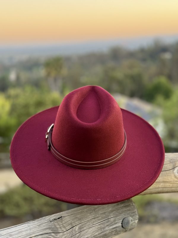 5082413_BURGUNDY BUCKLE UP FEDORA HAT_(FW24)_B 5082413_BURGUNDY BUCKLE UP FEDORA HAT_(FW24)_B